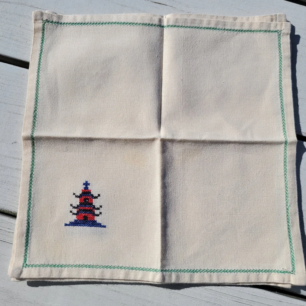 Vintage Embroidered Cloth Napkins (4) Cross-stitch Pagoda or Lighthouse? Nice!